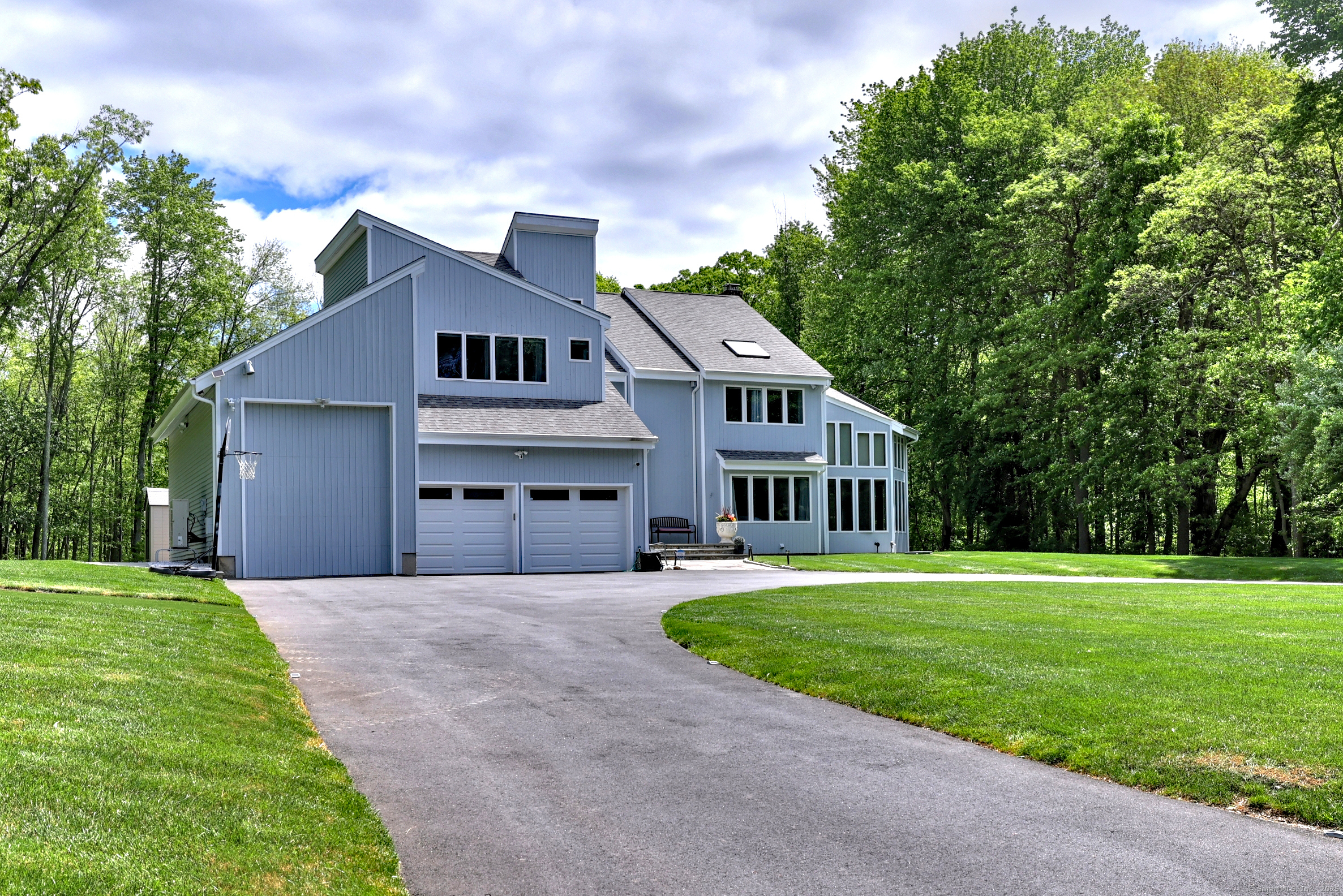 Property Photo: 55 Hampton Close CT 06477
