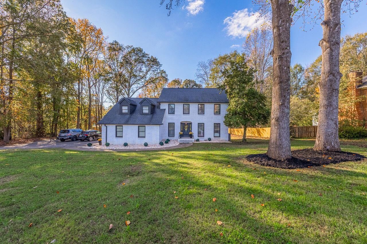 Property Photo: 204 Thornhill Drive SC 29301