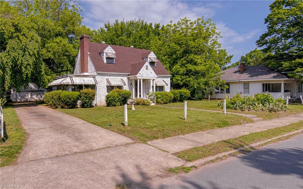 Property Photo:  1900 Peachtree Street  NC 27107 