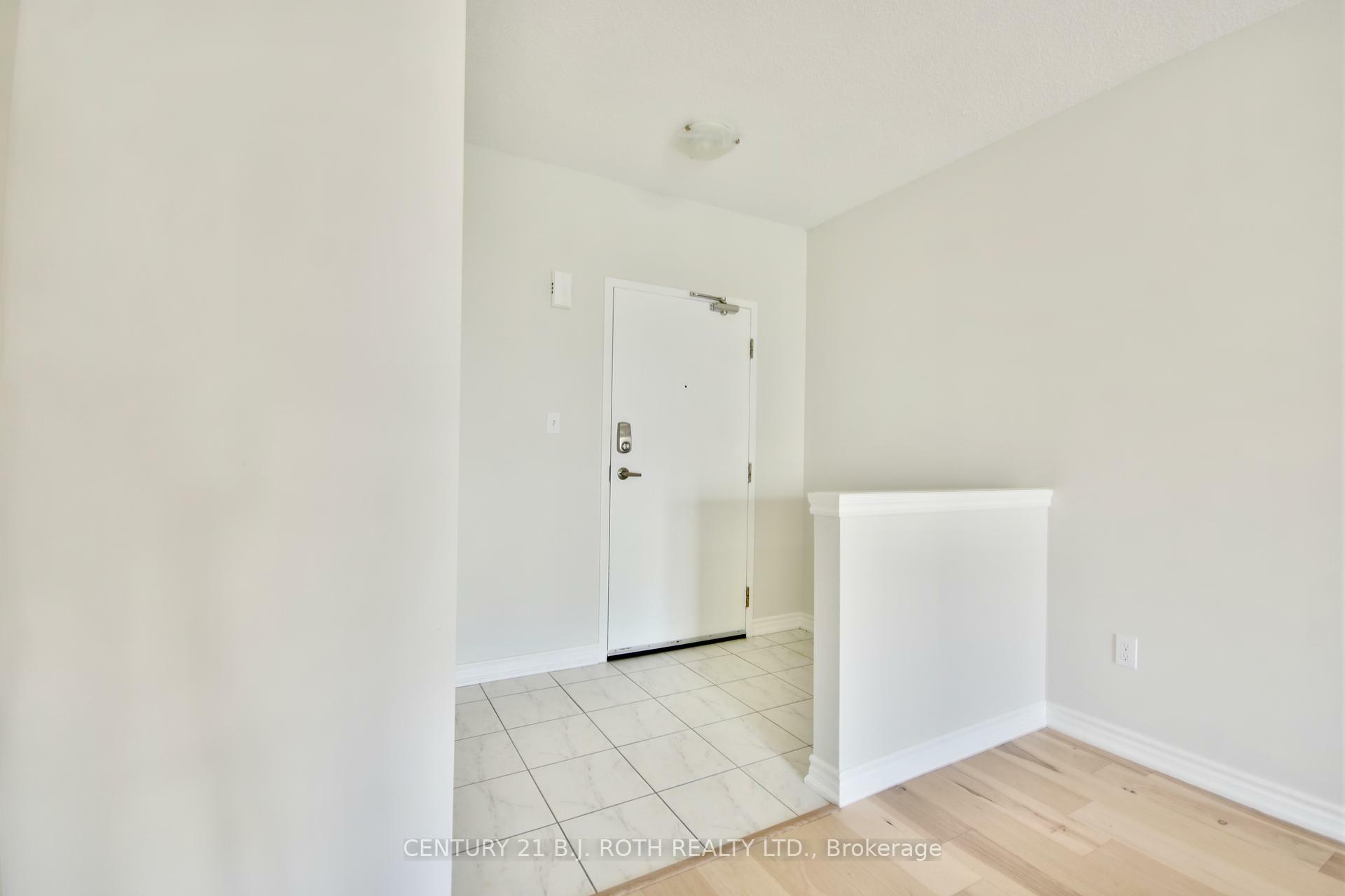 Property Photo:  39 Ferndale Drive S 205  ON L4N 5T5 