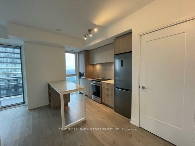 Photo de la propriété: 70 Annie Craig Drive 4103 ON M8V 0G2