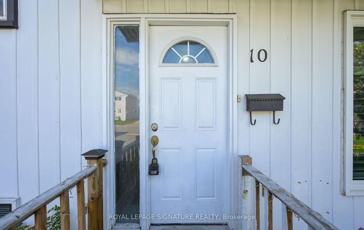 Property Photo:  10 Heatherside Court  ON L6S 1N9 