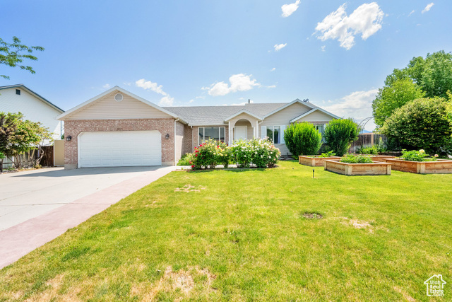 Property Photo: 7215 S Aerie Hill Dr Dr W UT 84081