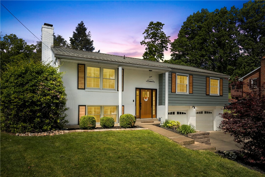 Property Photo: 22 Green Crescent Dr PA 15301