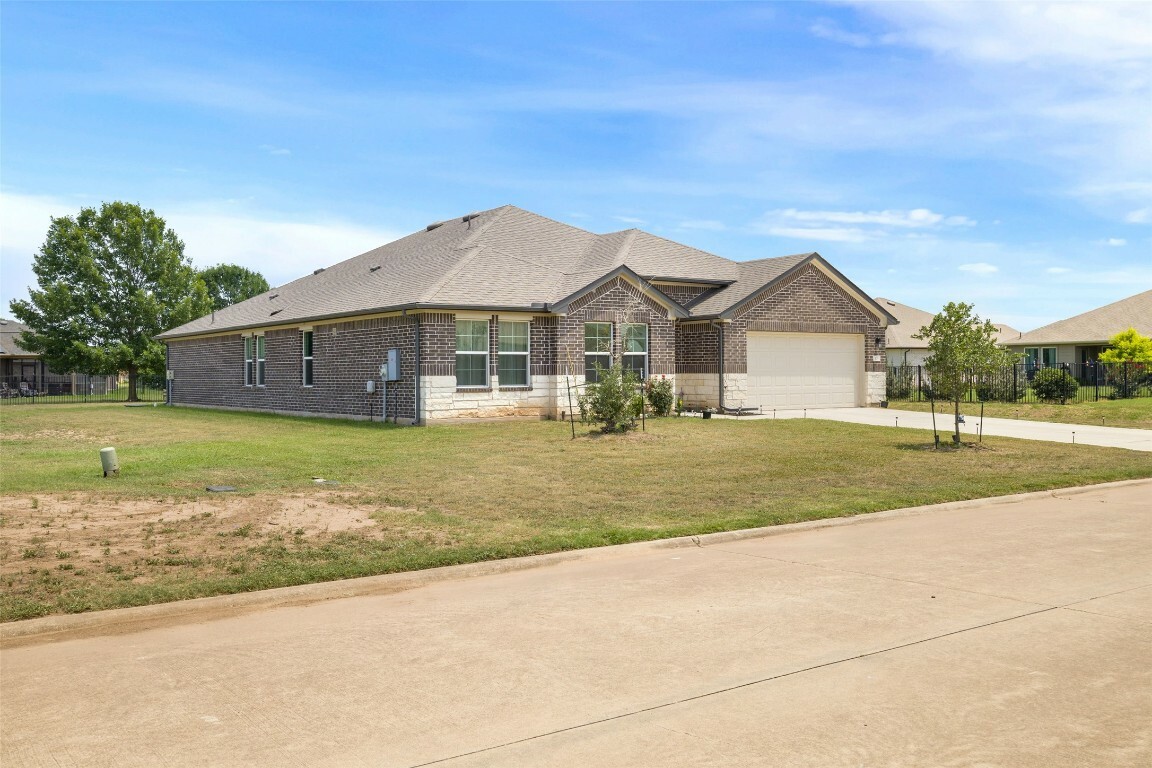 Property Photo: 109 Egret Drive TX 78602