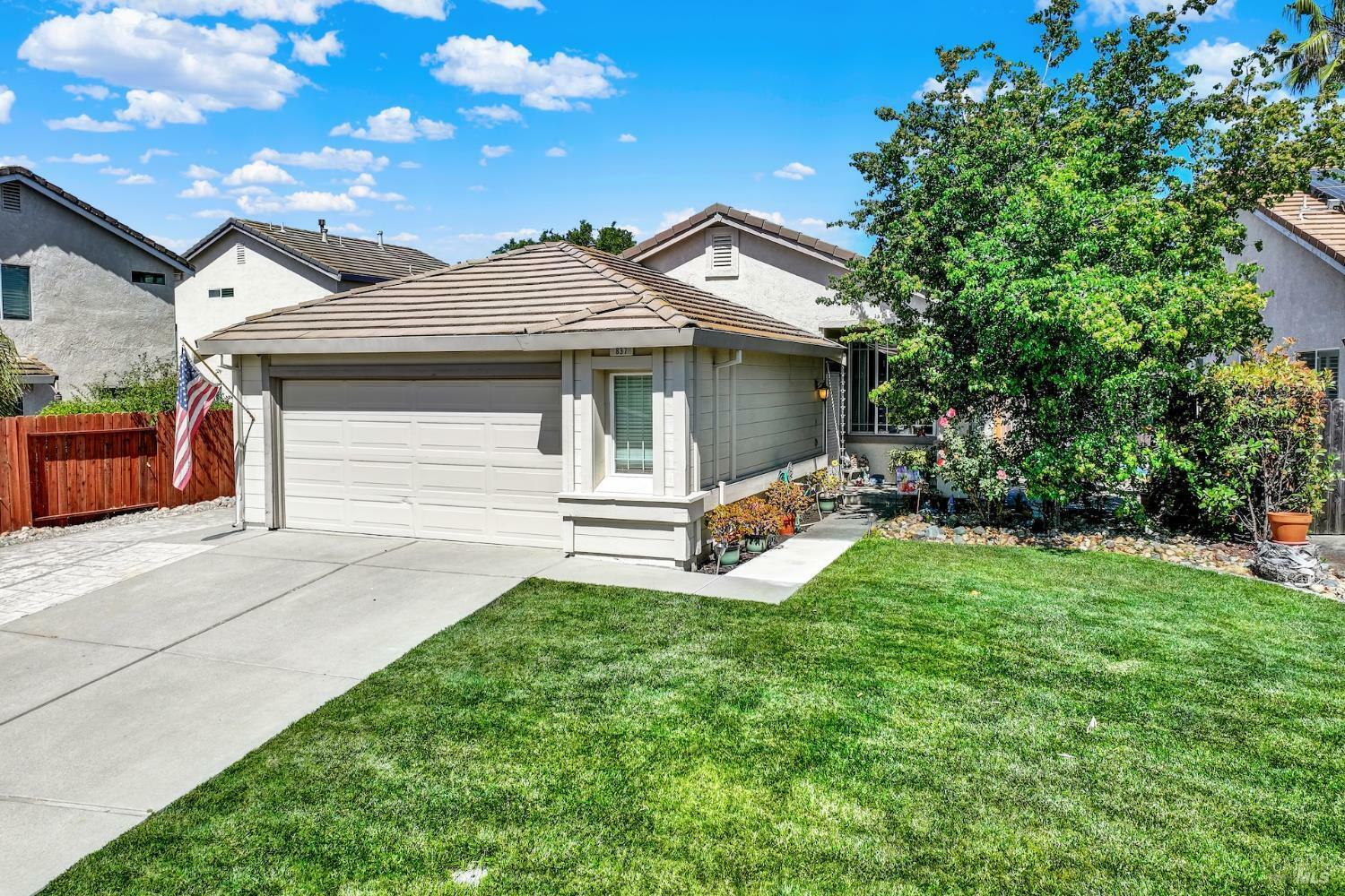 Property Photo: 837 Bluewater Drive CA 95688