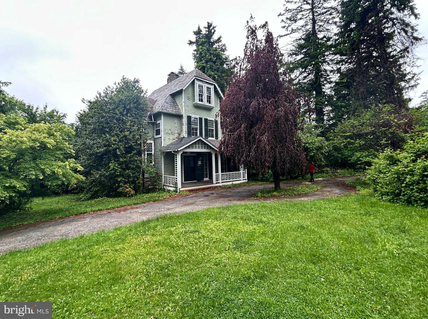 Property Photo: 7624 Lhirondelle Club Road MD 21204