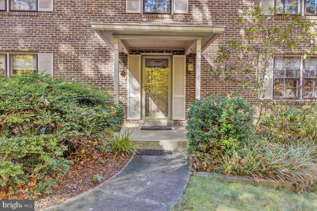 Property Photo: 8150 Wolf Run Shoals Road VA 20124