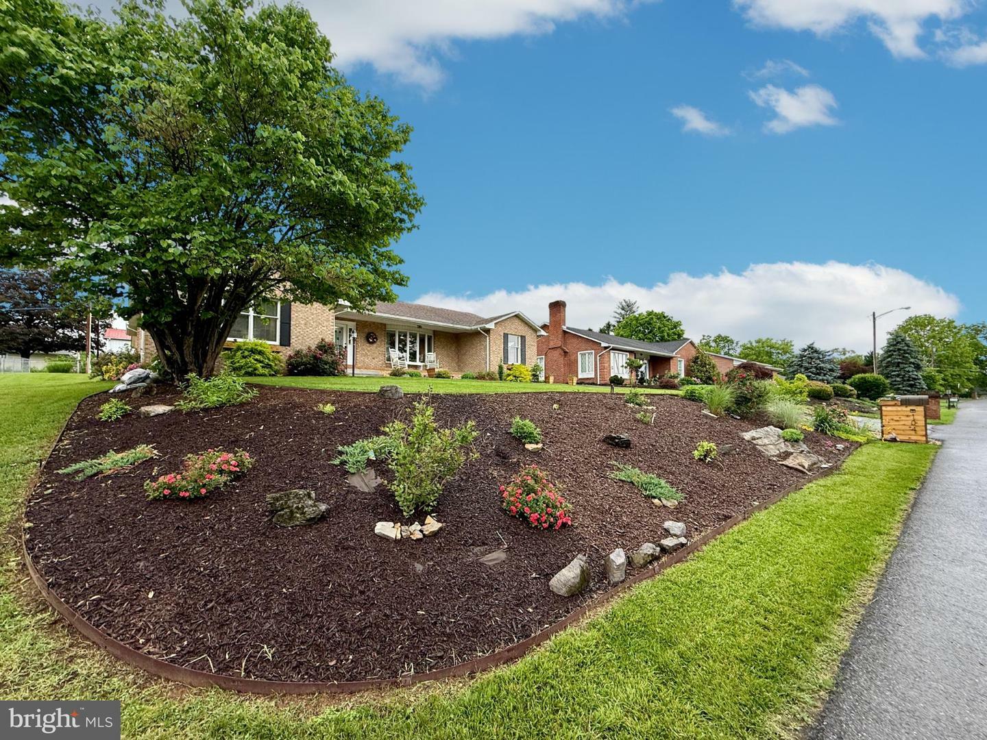 Property Photo: 104 Rosewood Drive WV 25401