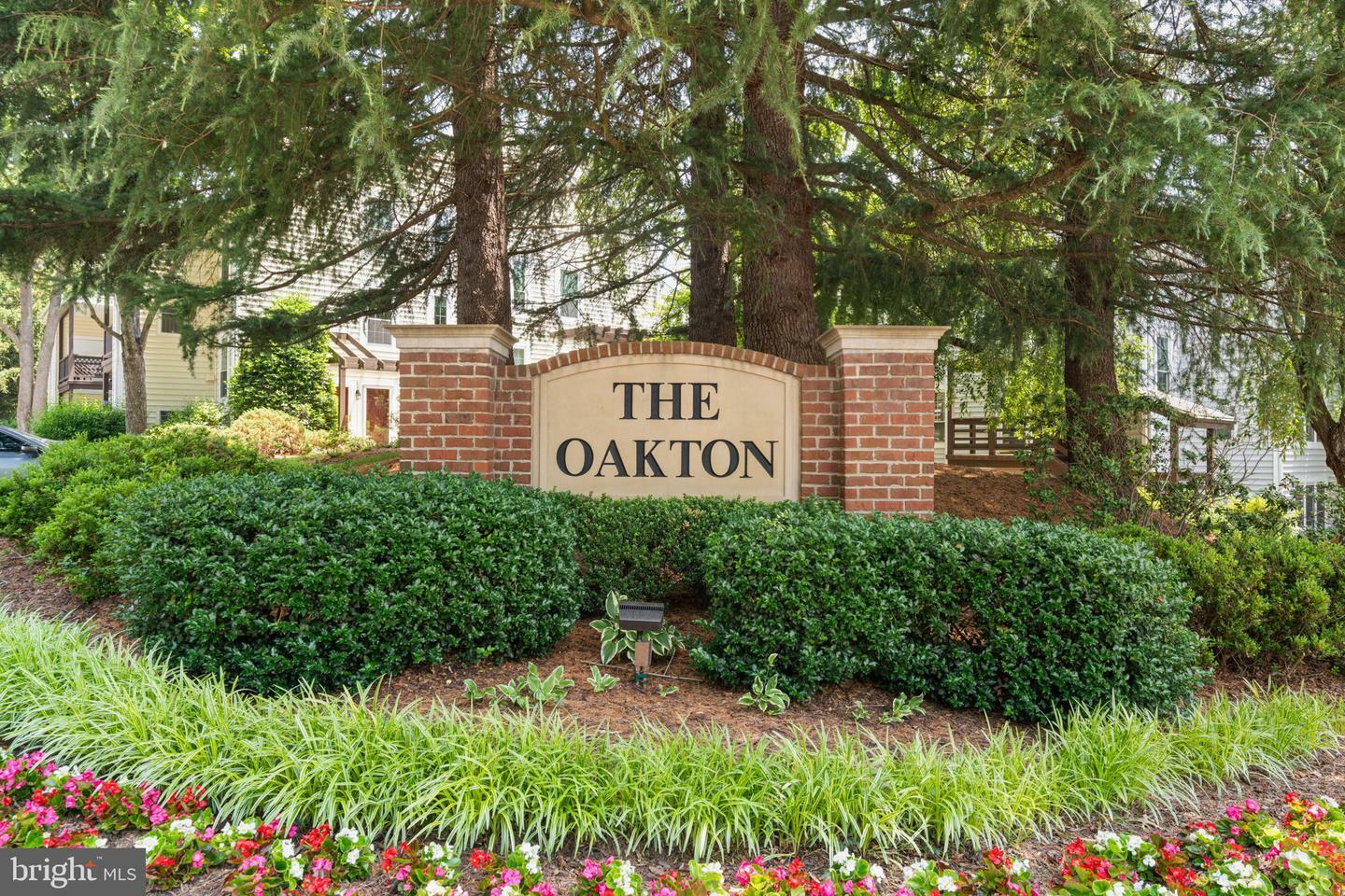 Property Photo: 10161 Oakton Terrace Road VA 22124