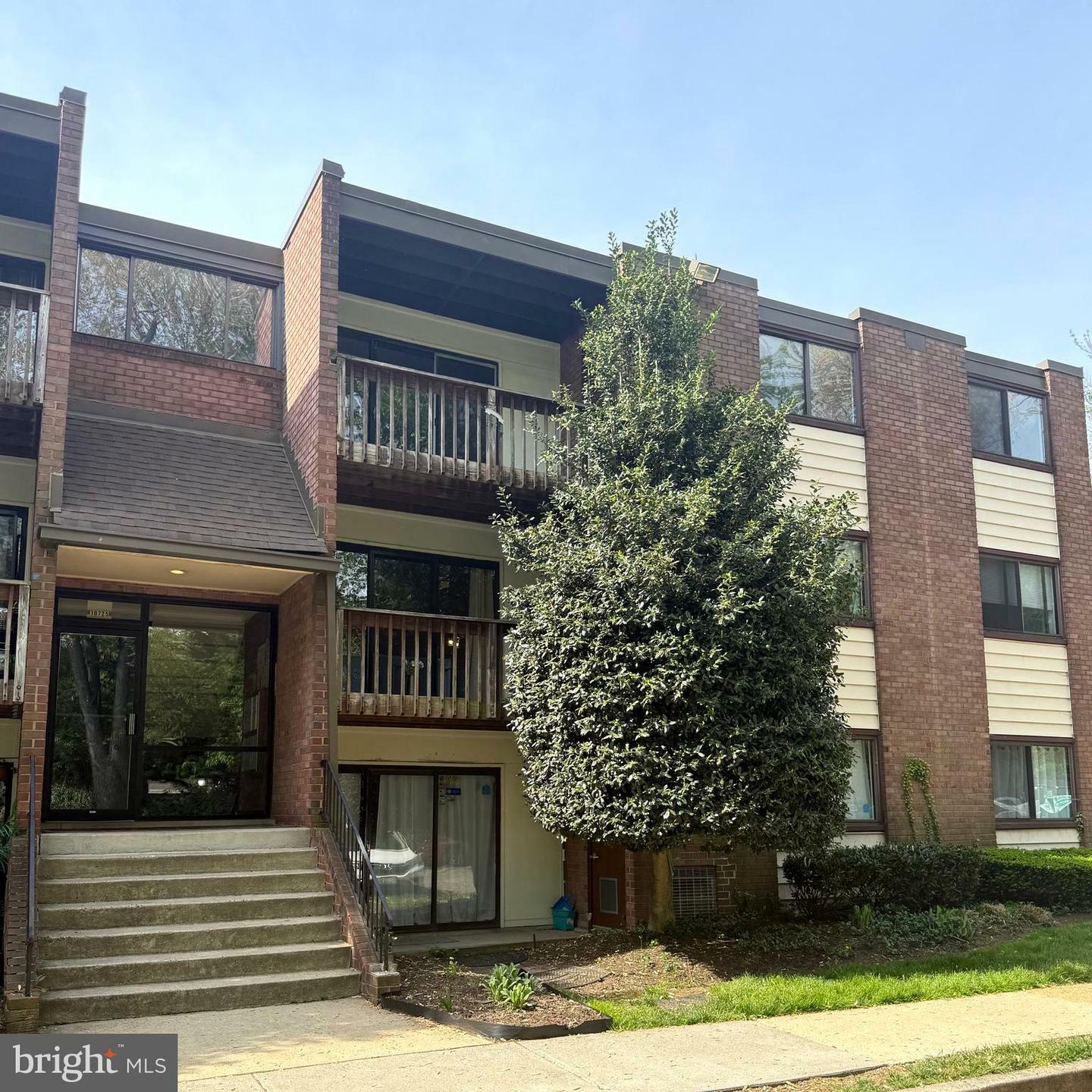 10725 W West Drive 304  Fairfax VA 22030 photo