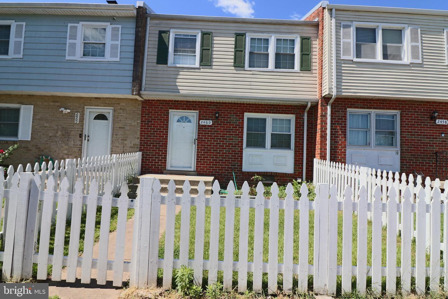 Property Photo: 2460 Kilpatrick Place VA 22026