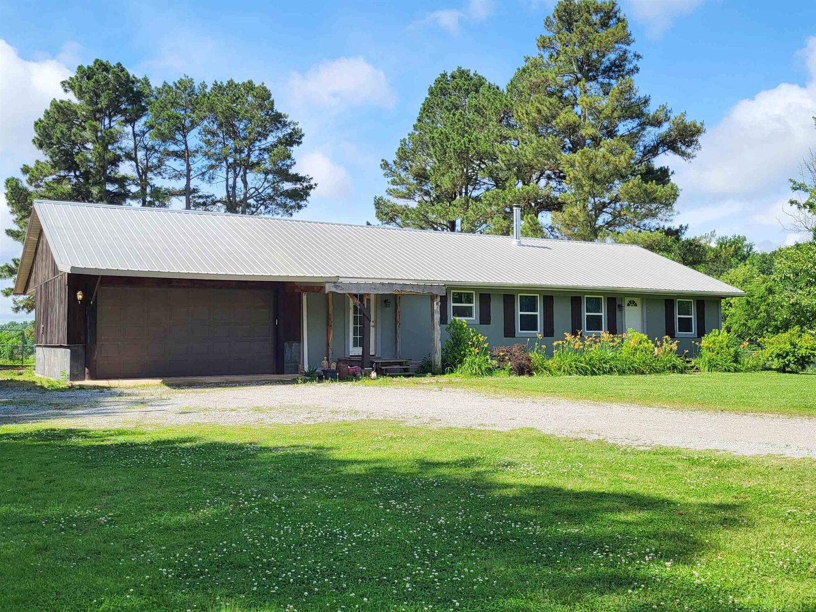 Property Photo: 1483 County Road 304 AR 72401