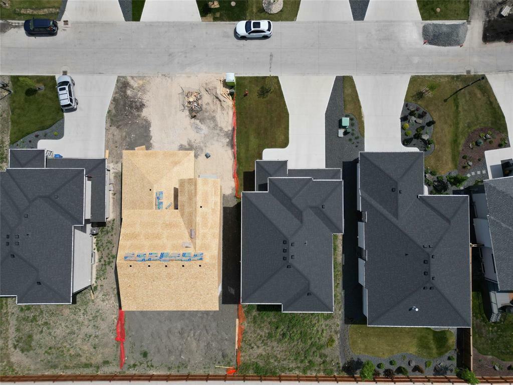 Property Photo: 68 Cassowary Lane MB R3R 3Z9