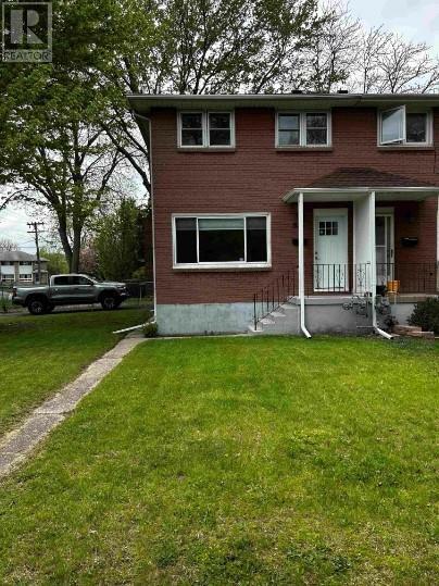 Property Photo:  835 Vroom Avenue  ON N7S 3W9 