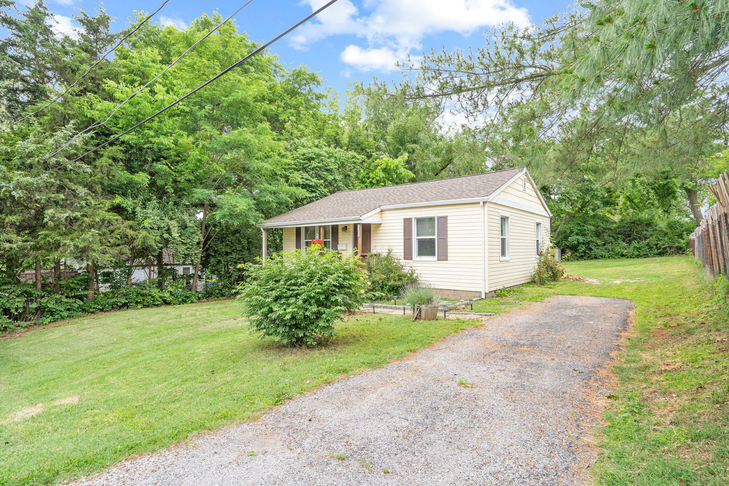 Property Photo: 1305 Sims St MO 65201