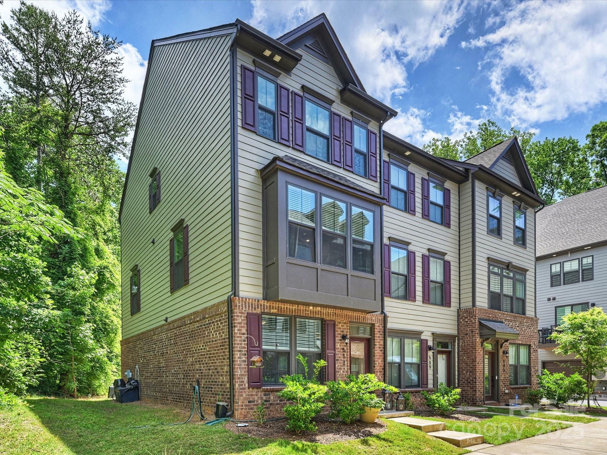 Property Photo: 513 Cubitt Court NC 28205