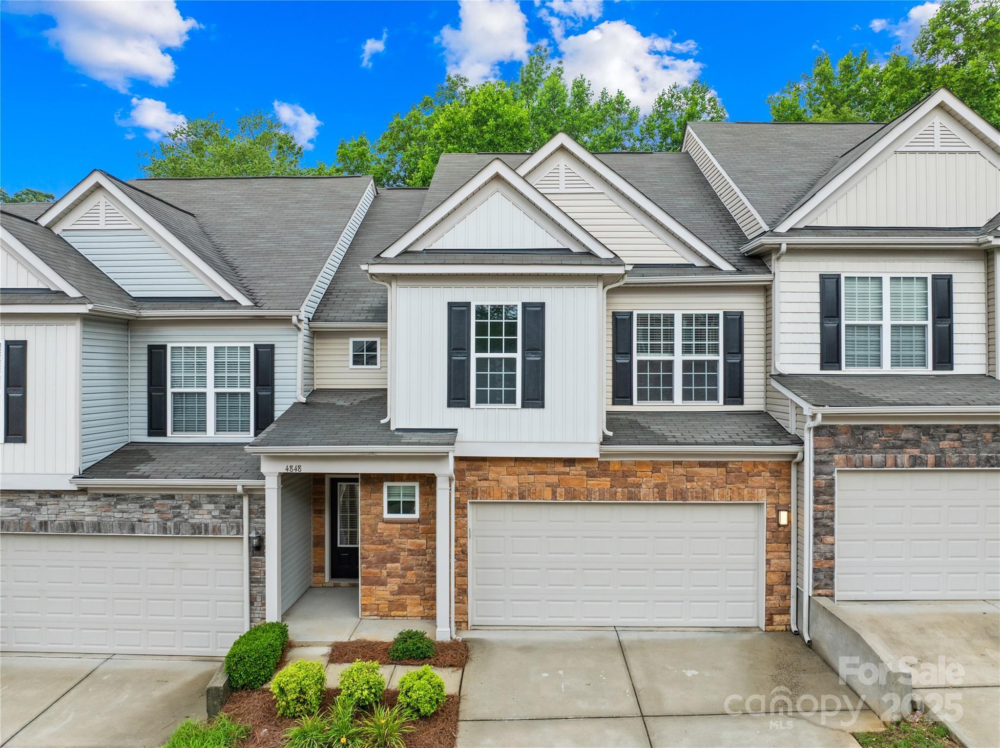 Property Photo: 4848 Fonthill Lane NC 28210