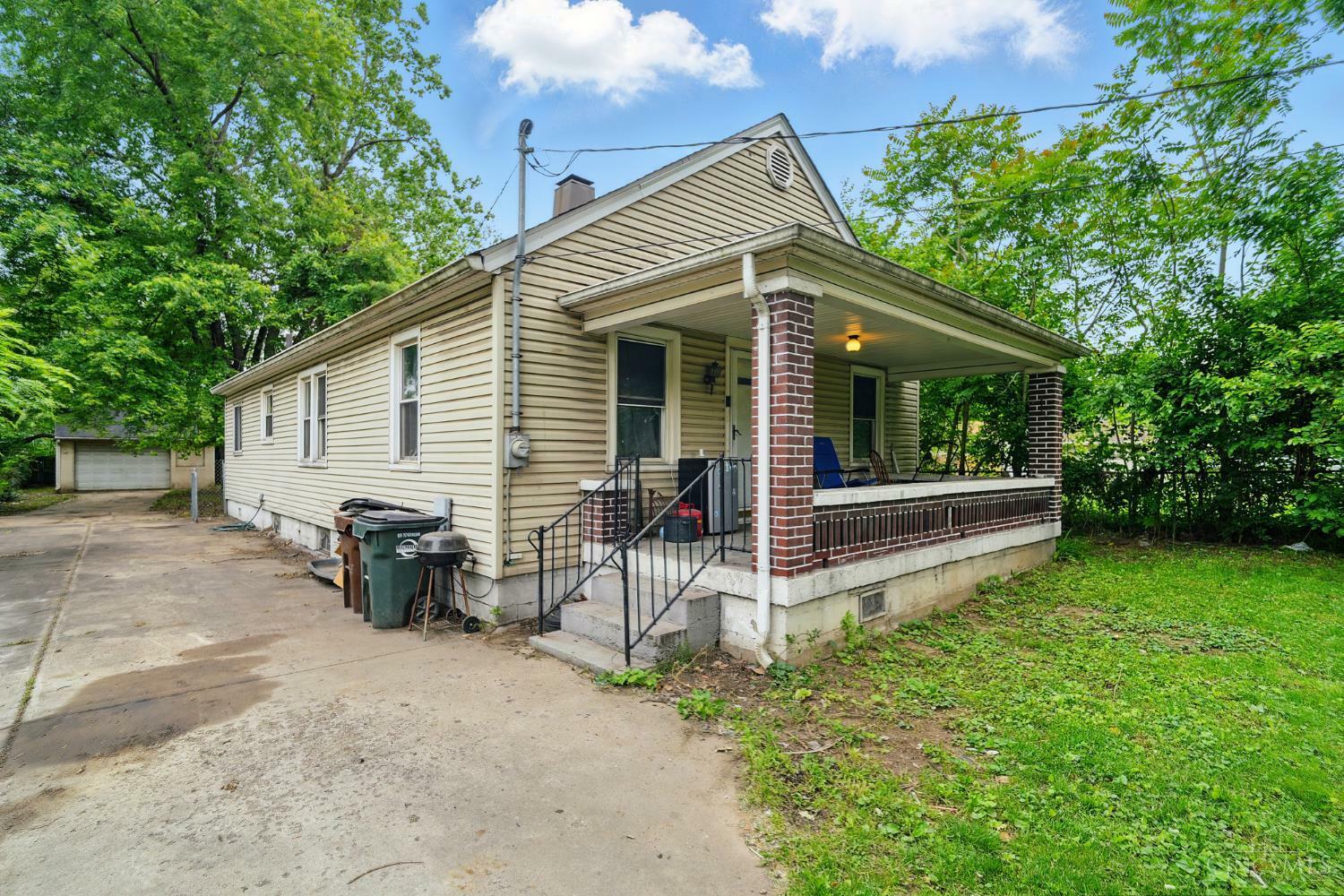 Property Photo: 3020 Seneca Street OH 45044