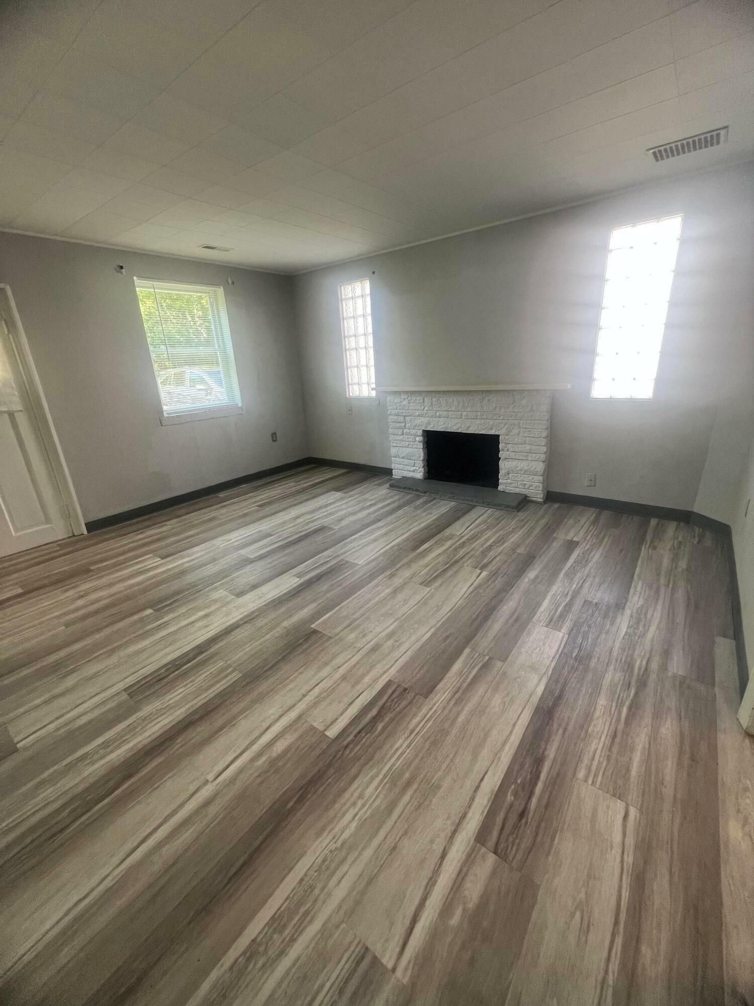 Property Photo: 1480 Marsdale Avenue OH 43223