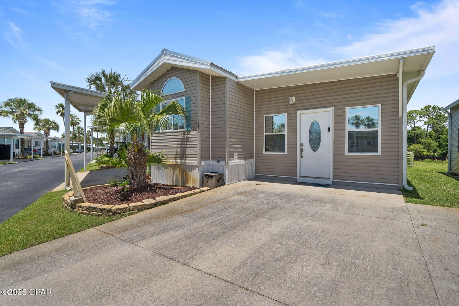 Property Photo:  1219 Thomas Drive 107  FL 32408 