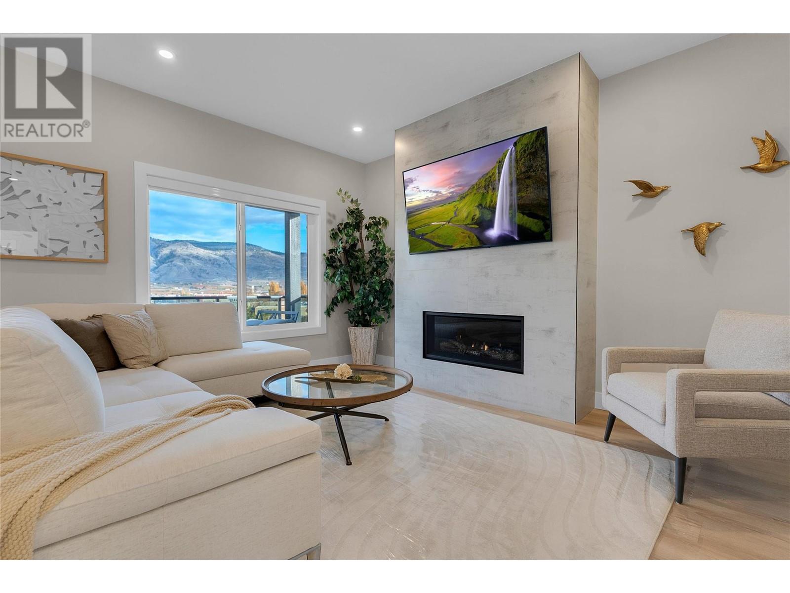 Property Photo: 6811 Nighthawk Drive 1 BC V0H 1V5