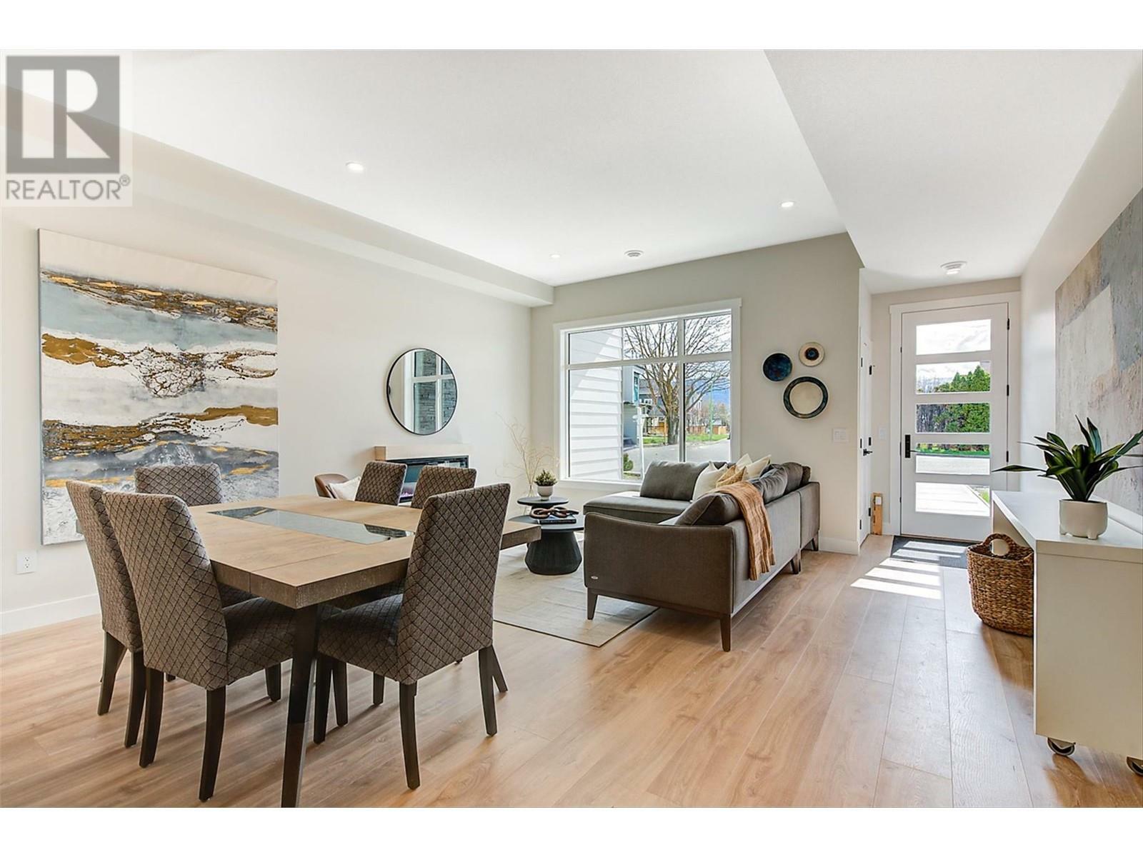 732 Coopland Crescent 4  Kelowna BC V1Y 2V1 photo