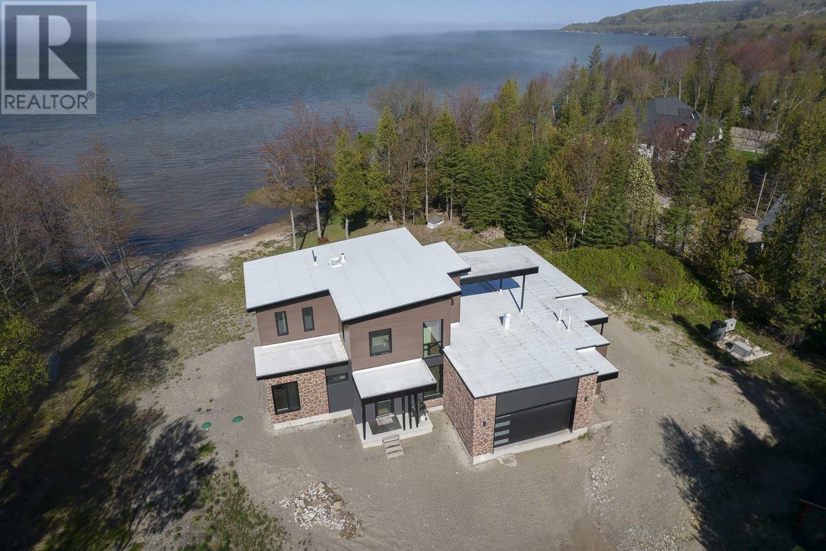 Property Photo: 937 Sunnyside Beach Rd ON P6A 6K4
