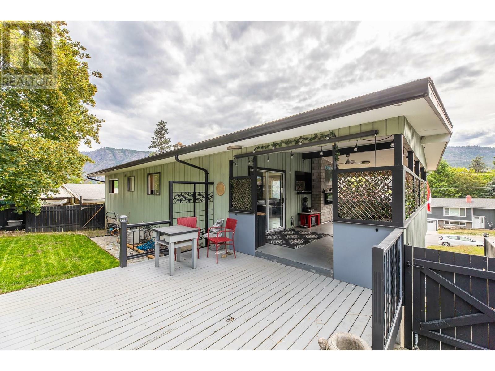 Property Photo: 611 East Side Road BC V0H 1R5