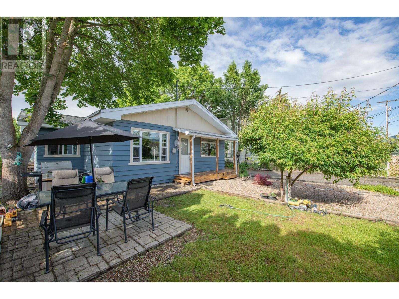 Property Photo: 405 Baird Avenue BC V0E 1V2