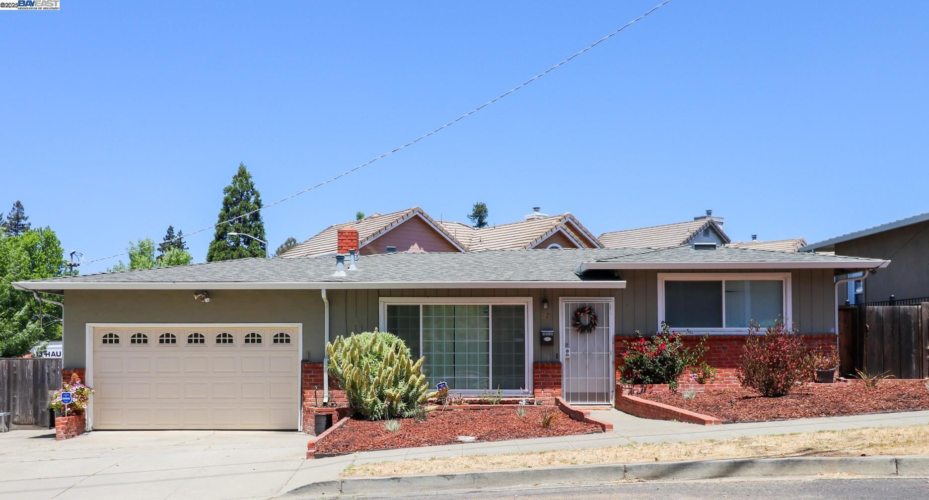 2272 Kelly St  Hayward CA 94541 photo