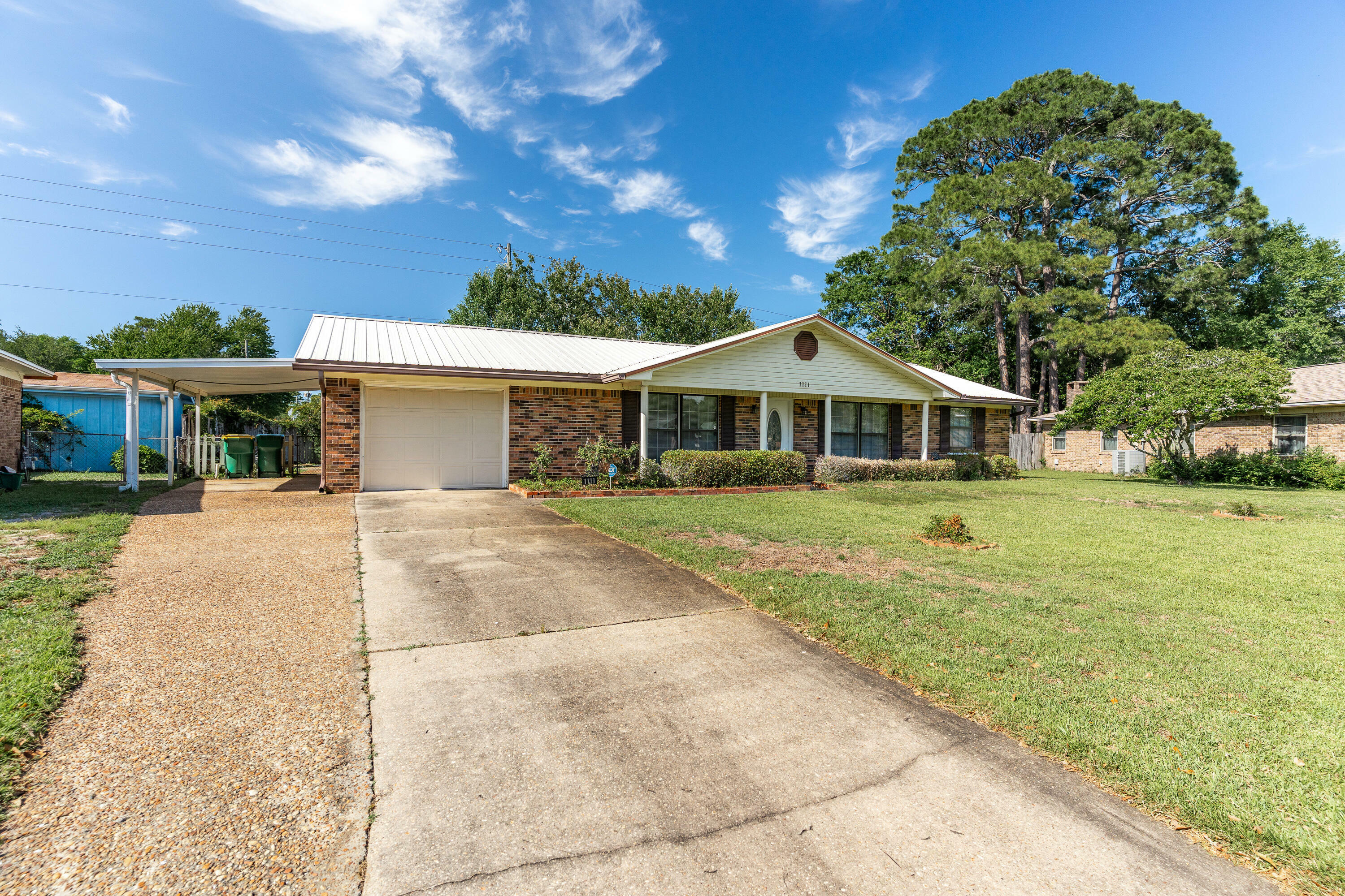 Property Photo: 1111 Coral Drive FL 32578