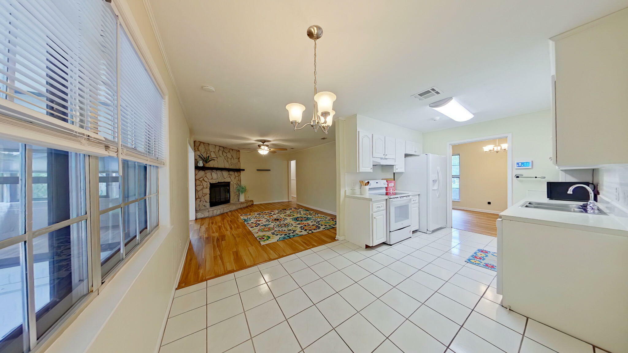 Property Photo: 1111 Coral Drive FL 32578