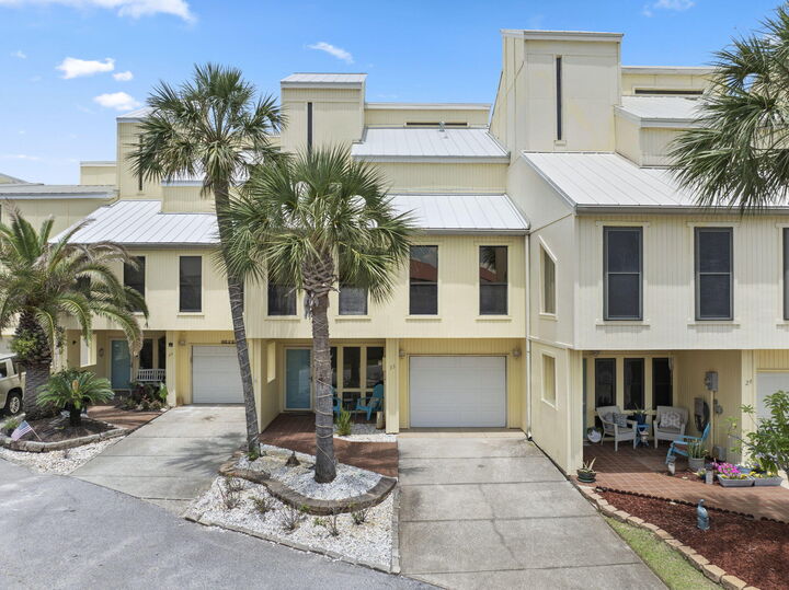Property Photo:  8520 Gulf Boulevard 23  FL 32566