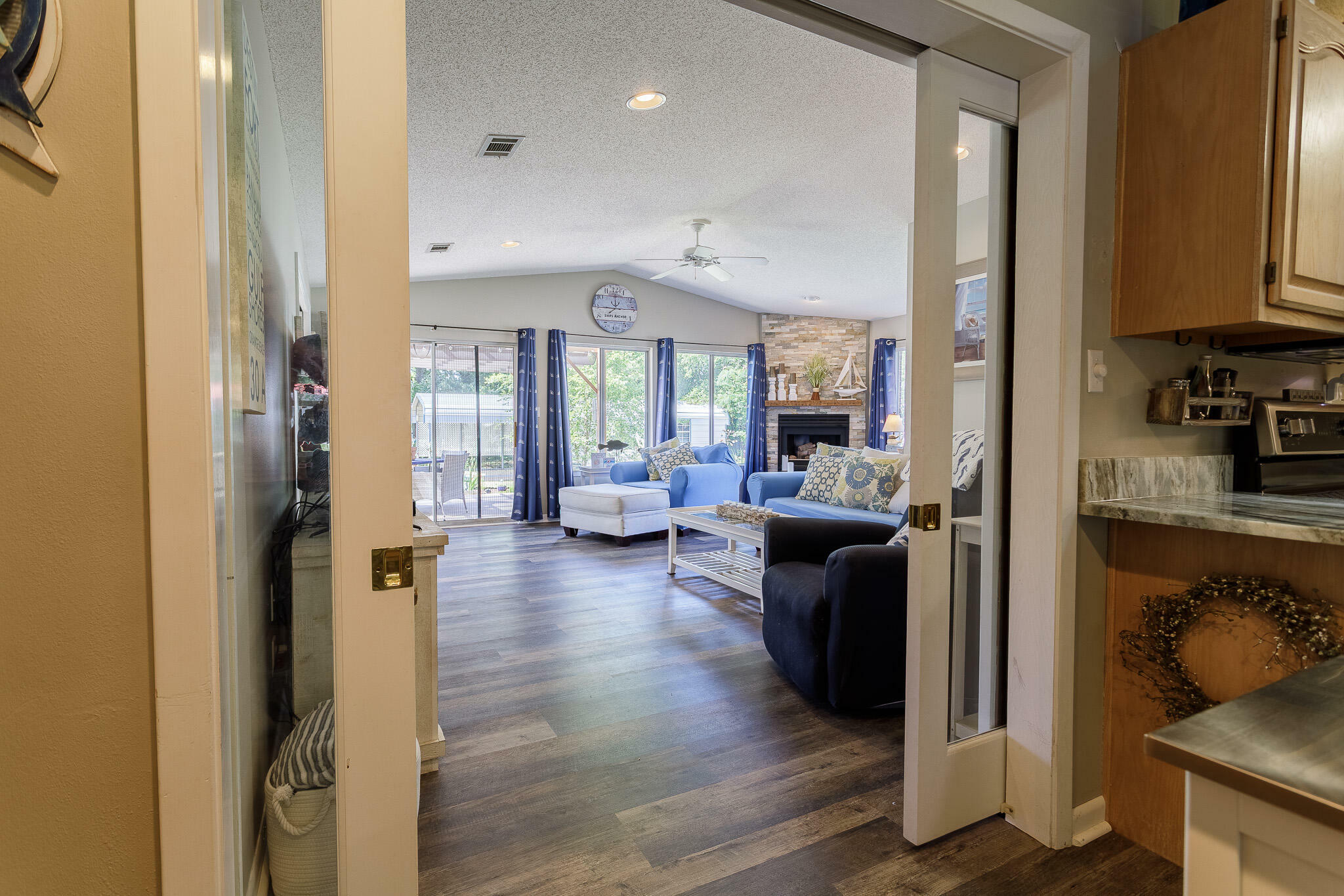 Property Photo: 108 21st Street FL 32578