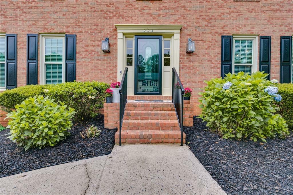 Property Photo:  225 Carriage Station Circle  GA 30075 