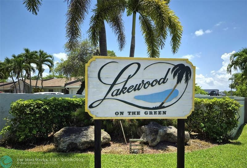 Property Photo: 5510 S Lakewood Cir C FL 33063