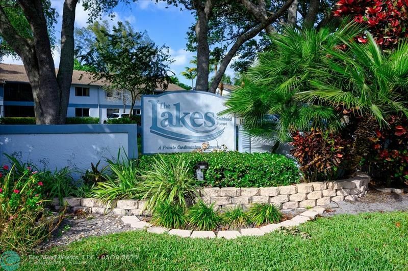 Property Photo: 2705 S Oakland Forest Dr 104 FL 33309