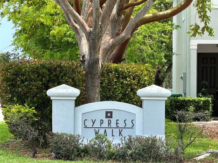Property Photo: 8700 Cypress Walk Ct FL 33321