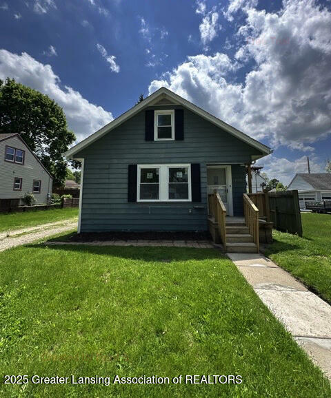 Property Photo: 1110 E Hazel Street MI 48912