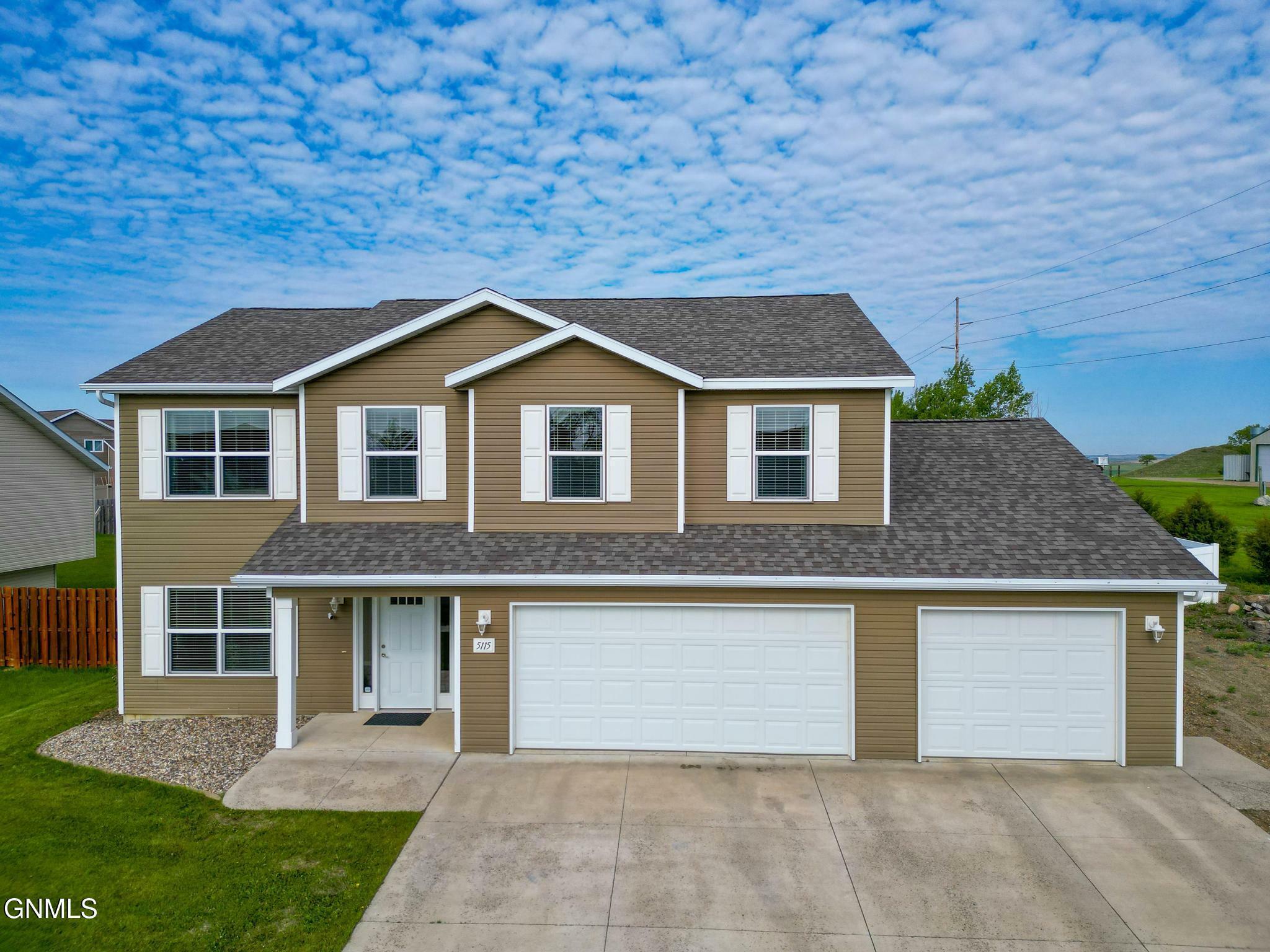 Property Photo:  5115 37th Avenue NW  ND 58554 