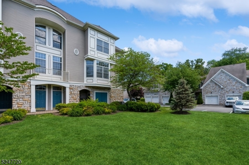 Property Photo: 605 Binghampton Ln NJ 07039