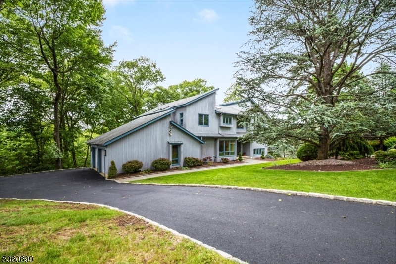 Property Photo: 33 Willowbrook Dr NJ 07006