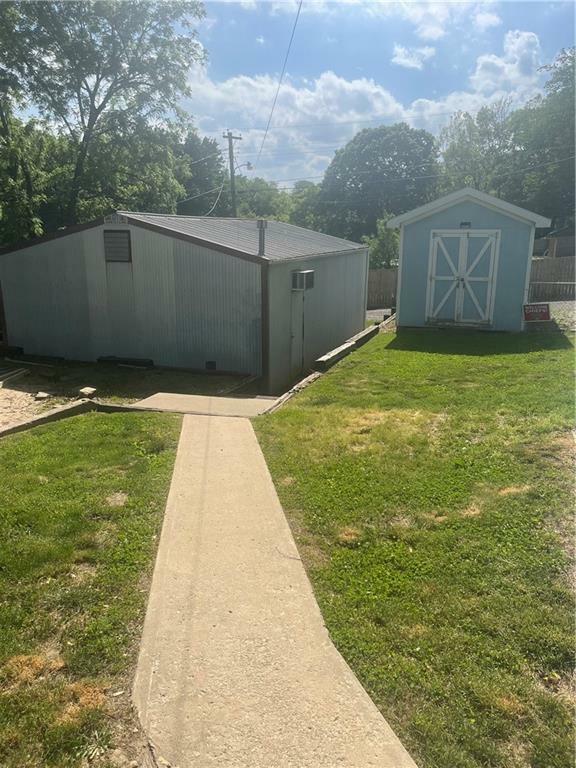 Property Photo:  1808 Bellevue Street  MO 64505 