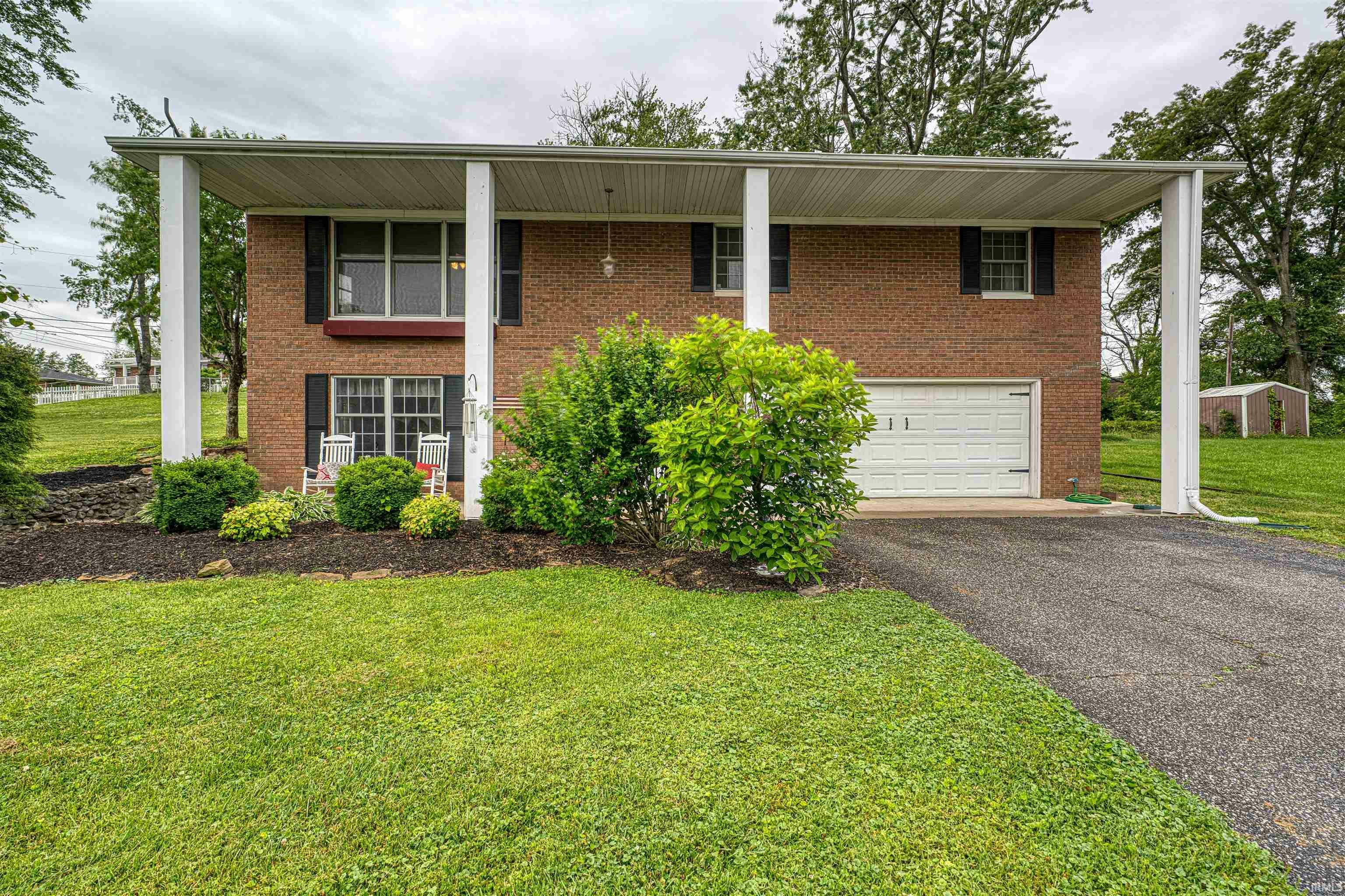 Property Photo: 907 Nicholas Drive IN 47601