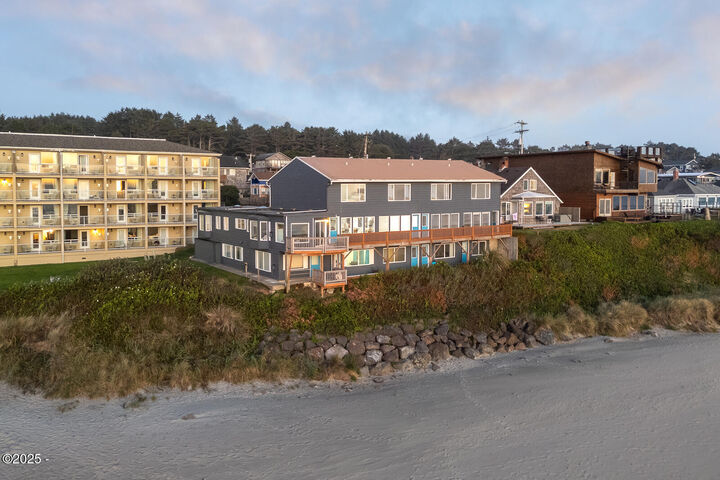 Property Photo: 3929 NW Jetty Avenue 2 OR 97367