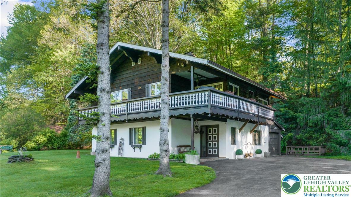 Property Photo: 160 Camelback Road PA 18372