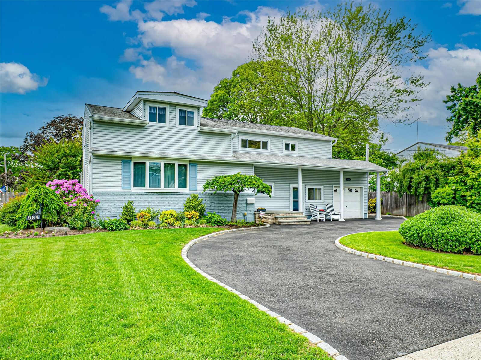 Property Photo: 964 Manor Lane NY 11706
