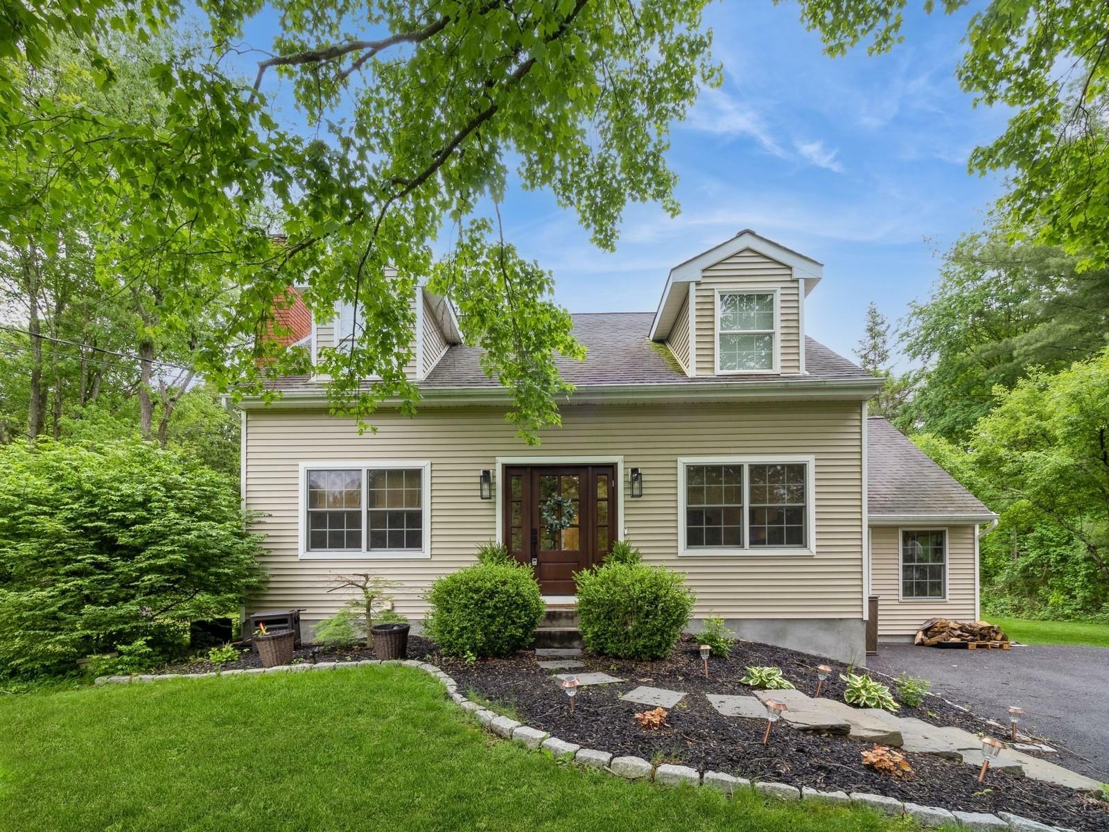 Property Photo: 7 Lenart Place NY 12533