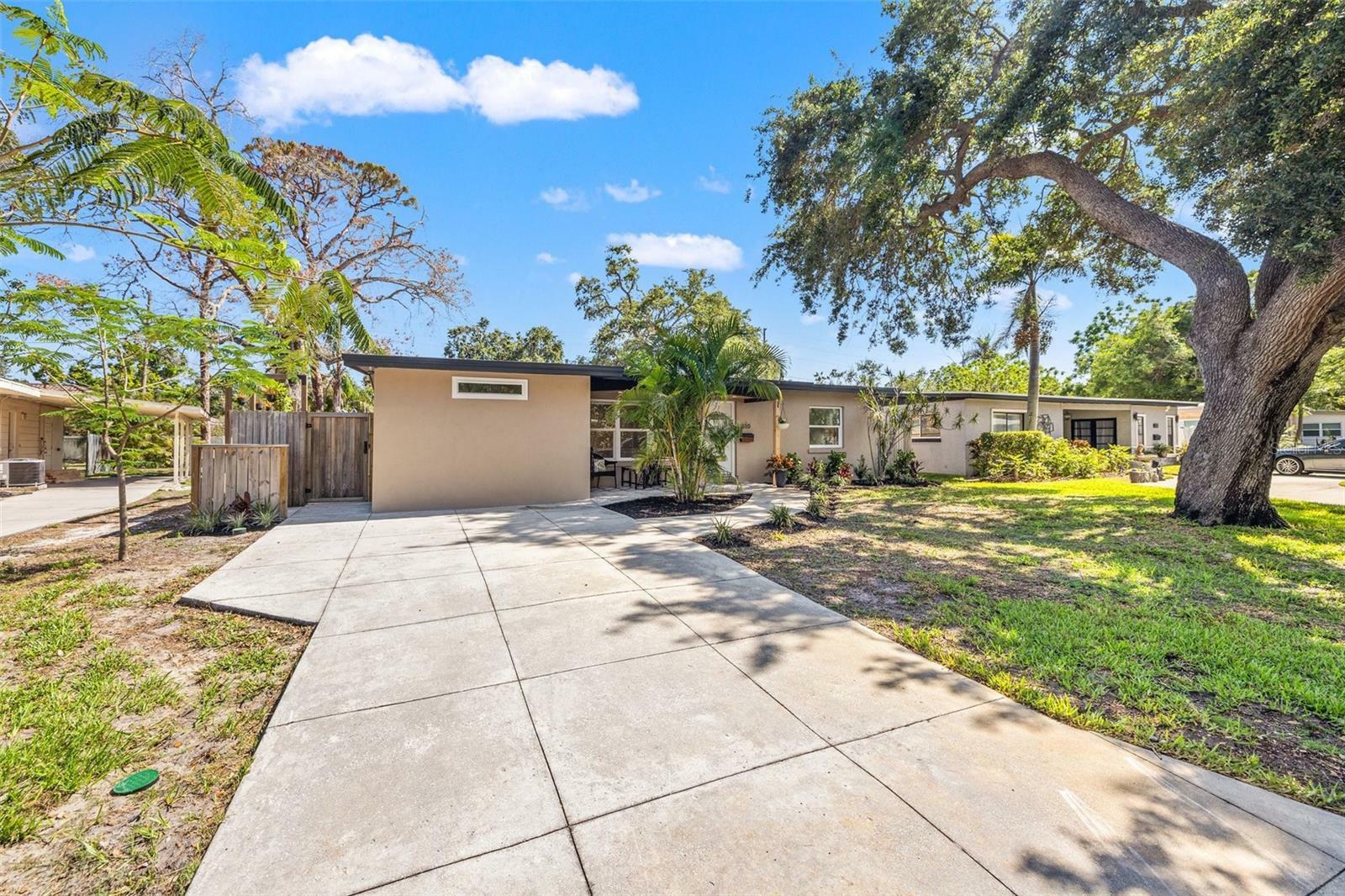 Property Photo:  310 55th Avenue S  FL 33705 